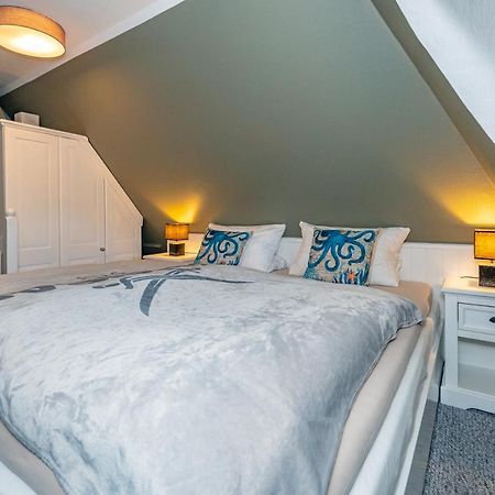 Gemuetliche Wohnung Unter Reet Mit Pool Und Sauna In Keitum Bagian luar foto