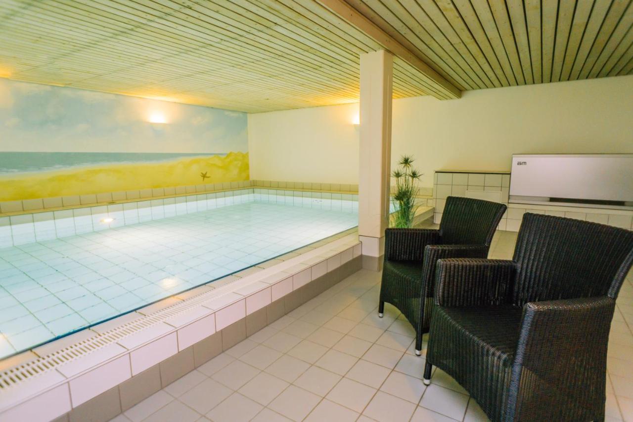 Gemuetliche Wohnung Unter Reet Mit Pool Und Sauna In Keitum Bagian luar foto