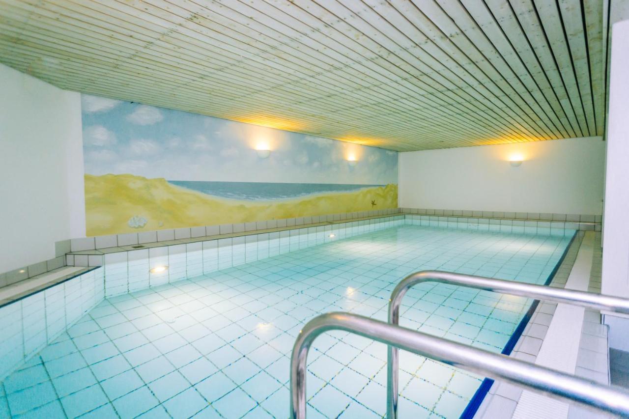Gemuetliche Wohnung Unter Reet Mit Pool Und Sauna In Keitum Bagian luar foto