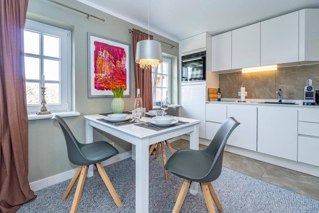 Gemuetliche Wohnung Unter Reet Mit Pool Und Sauna In Keitum Bagian luar foto
