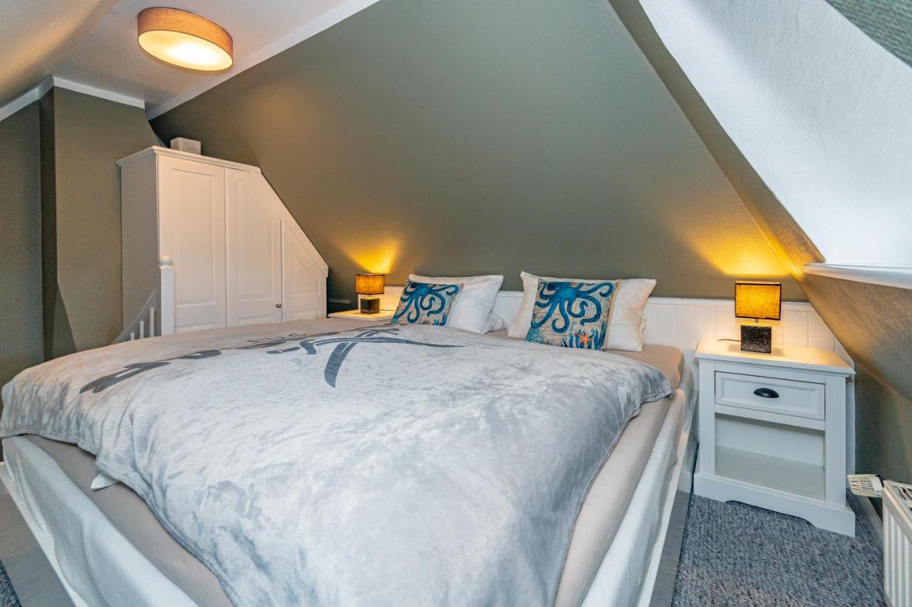 Gemuetliche Wohnung Unter Reet Mit Pool Und Sauna In Keitum Bagian luar foto