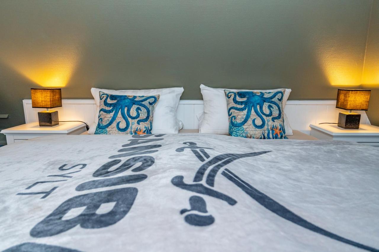Gemuetliche Wohnung Unter Reet Mit Pool Und Sauna In Keitum Bagian luar foto